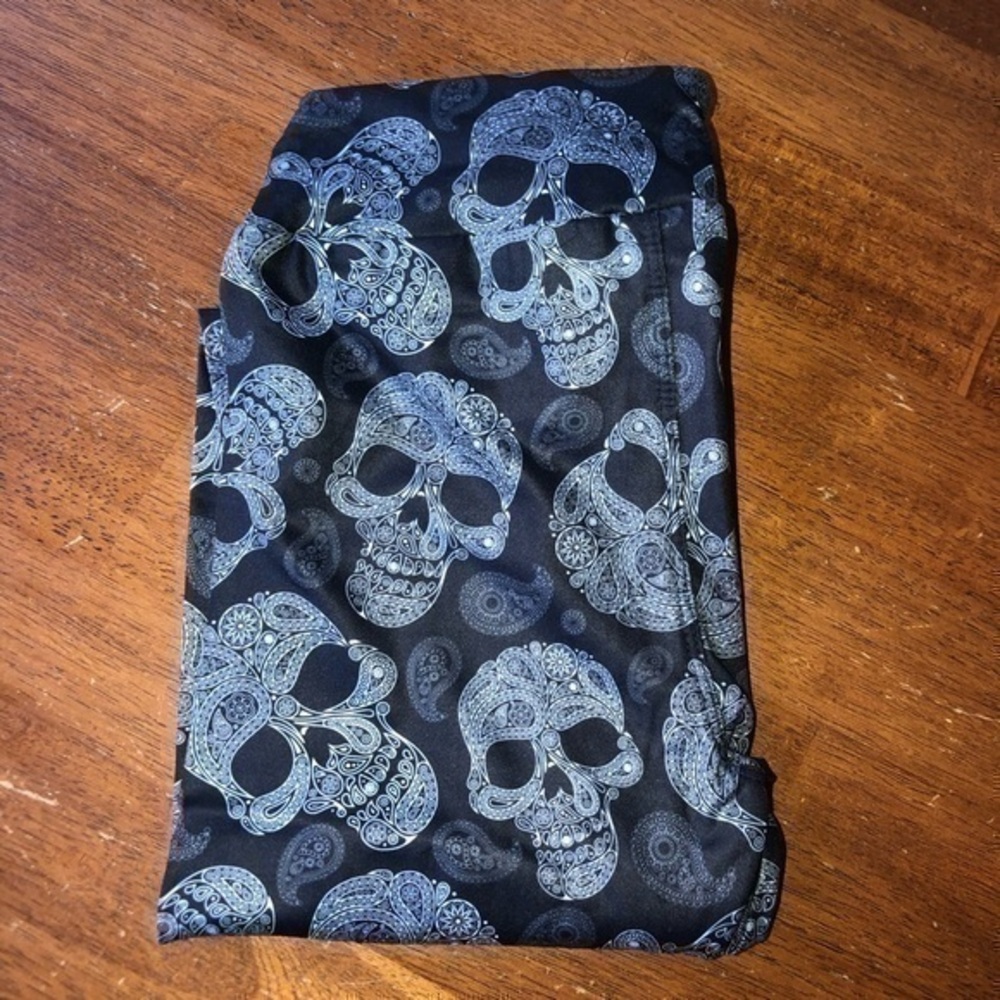 Girls leggings Black white Skull Design 6T…